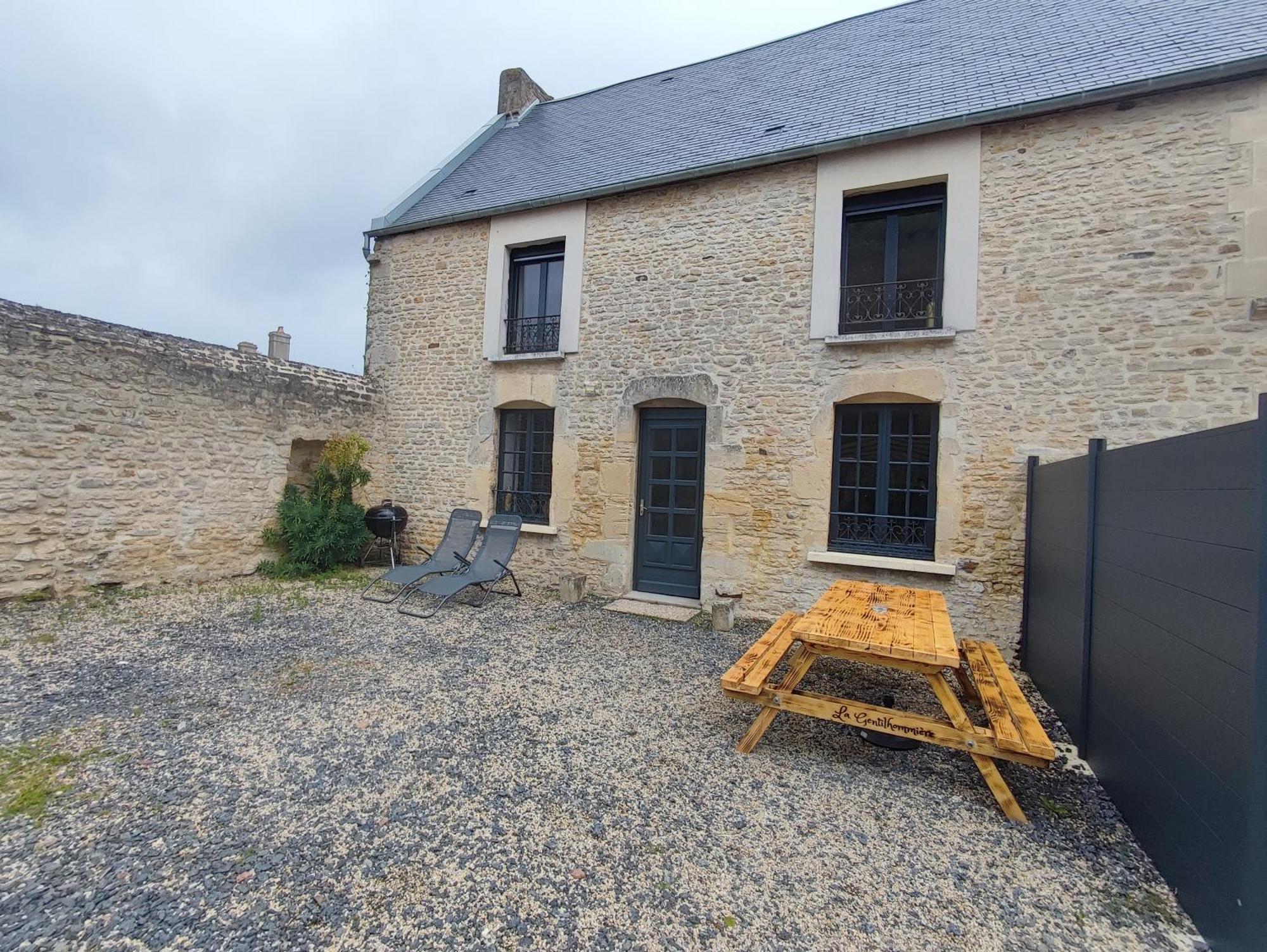 Le Domaine De La Gentilhommiere Situee Entre Bayeux Et Arromanches Les Bains Ferienhaus *