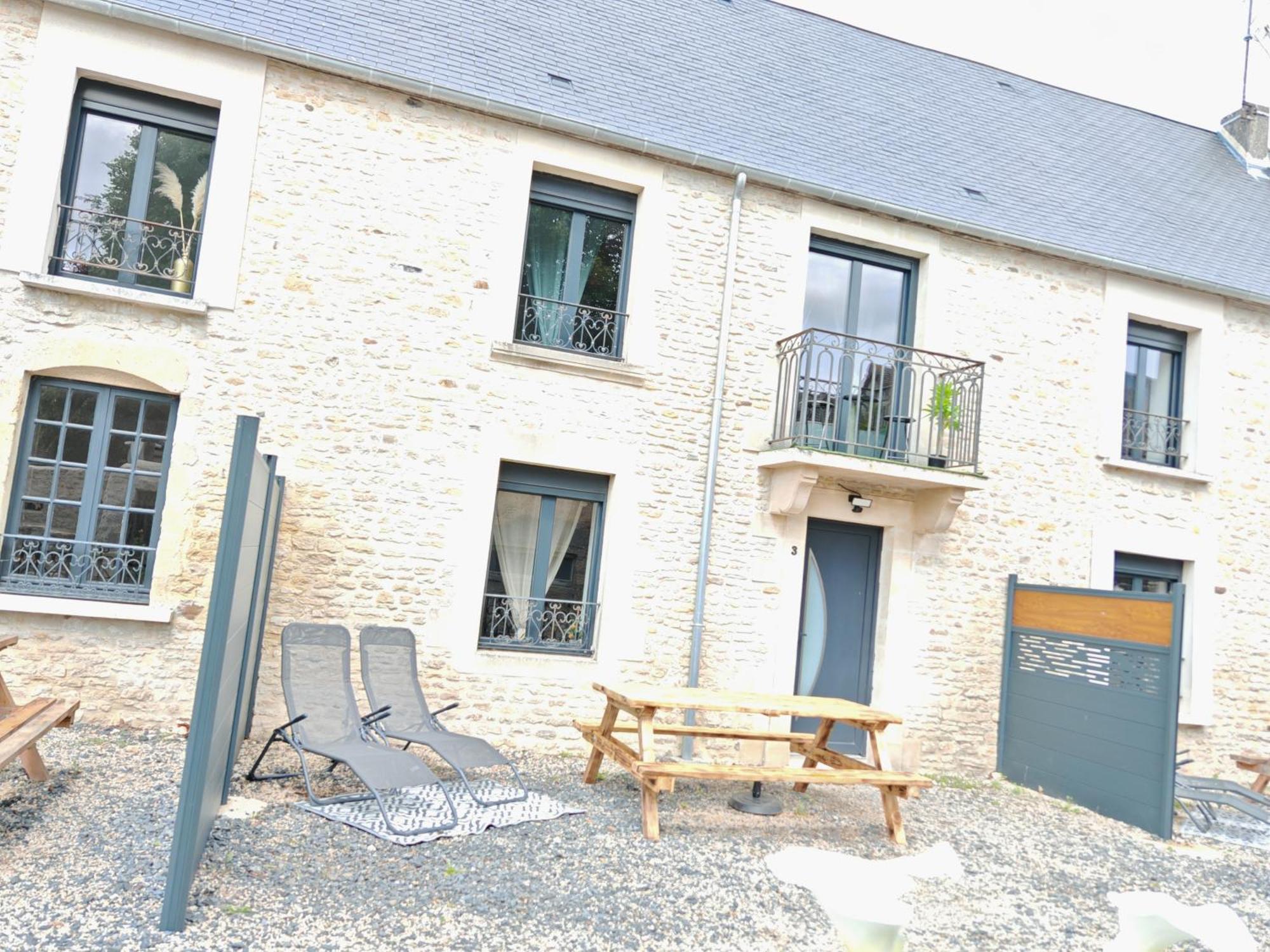 Le Domaine De La Gentilhommiere Situee Entre Bayeux Et Arromanches Les Bains *